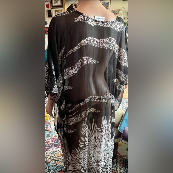 THE AVENUE BEACH COVERUP Sz. 22/24 - Picture 4 of 6